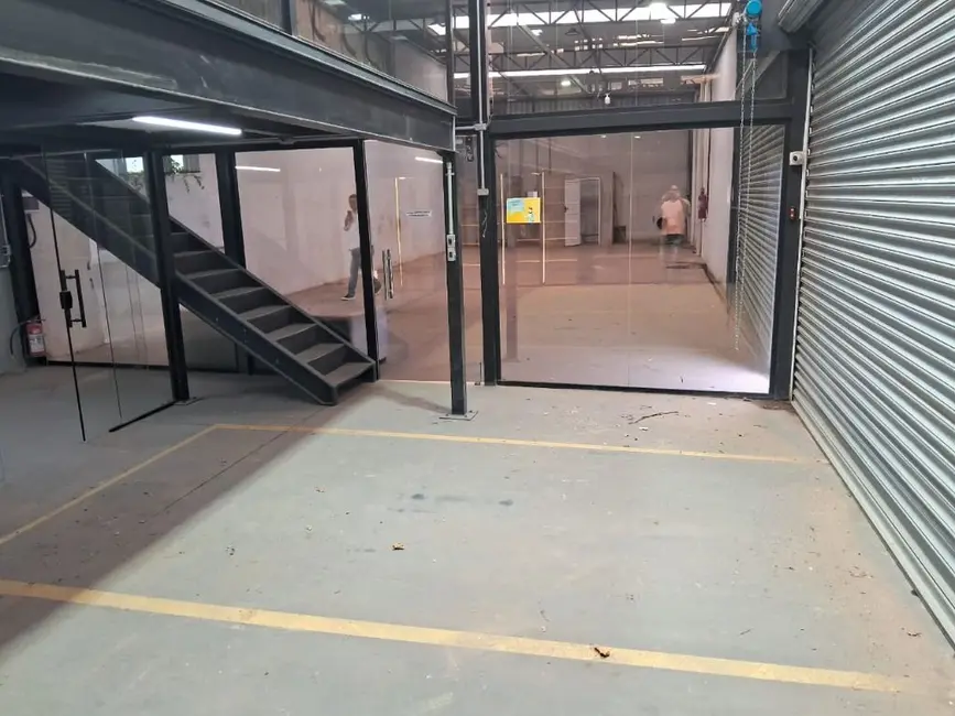 Armazém / Galpão para alugar, 638m2 em Jardim, Santo Andre - SP - imagem 6 Foto 6 de Armazém / Galpão para alugar, 638m2 em Jardim, Santo Andre - SP