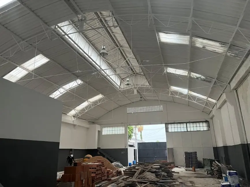 Foto 2 de Armazém / Galpão para alugar, 1351m2 em Campestre, Santo Andre - SP
