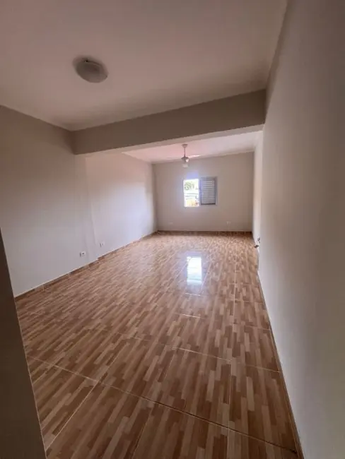Sobrado com 2 quartos para alugar, 232m2 em Jardim Cristiane, Santo Andre - SP - imagem 5 Foto 5 de Sobrado com 2 quartos para alugar, 232m2 em Jardim Cristiane, Santo Andre - SP