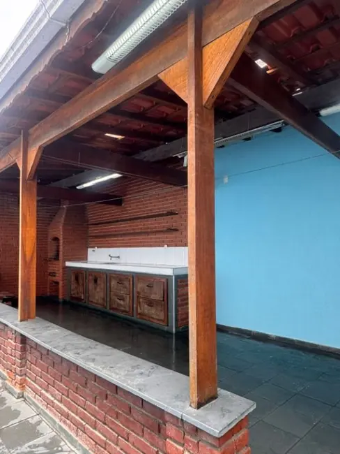 Sobrado com 2 quartos para alugar, 232m2 em Jardim Cristiane, Santo Andre - SP - imagem 4 Foto 4 de Sobrado com 2 quartos para alugar, 232m2 em Jardim Cristiane, Santo Andre - SP