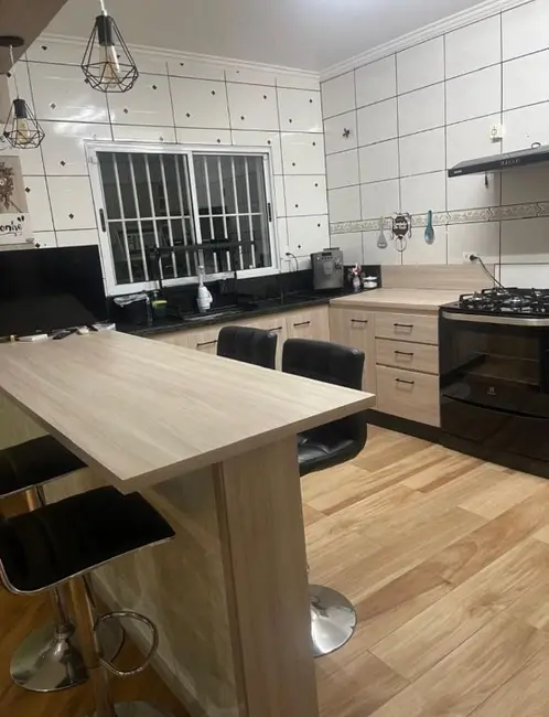 Sobrado com 4 quartos à venda, 155m2 em Jardim Las Vegas, Santo Andre - SP - imagem 6 Foto 6 de Sobrado com 4 quartos à venda, 155m2 em Jardim Las Vegas, Santo Andre - SP