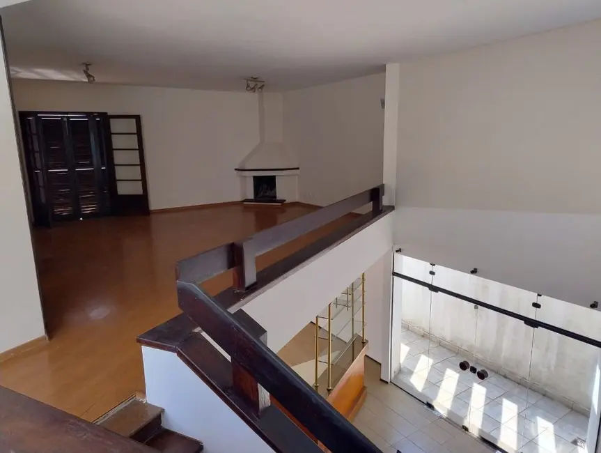 Foto 2 de Sobrado com 3 quartos à venda e para alugar, 377m2 em Jardim São Caetano, Sao Caetano Do Sul - SP