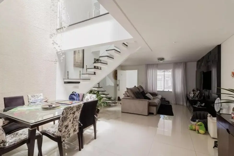 Sobrado com 3 quartos à venda, 256m2 em Santo Andre - SP - imagem 4 Foto 4 de Sobrado com 3 quartos à venda, 256m2 em Santo Andre - SP