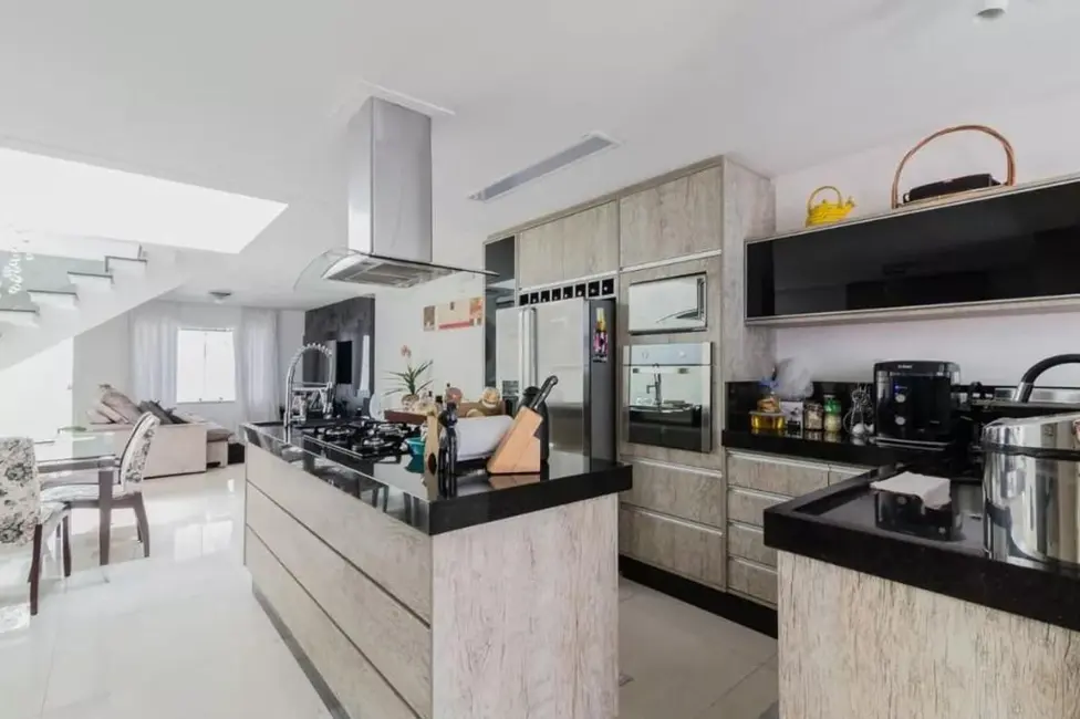 Sobrado com 3 quartos à venda, 256m2 em Santo Andre - SP - imagem 9 Foto 9 de Sobrado com 3 quartos à venda, 256m2 em Santo Andre - SP