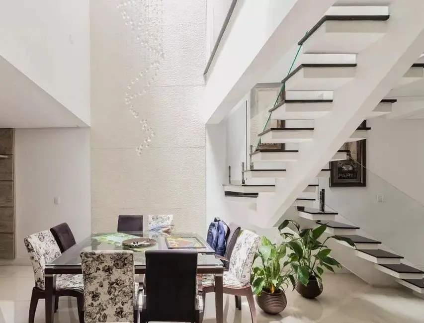 Sobrado com 3 quartos à venda, 256m2 em Santo Andre - SP - imagem 3 Foto 3 de Sobrado com 3 quartos à venda, 256m2 em Santo Andre - SP