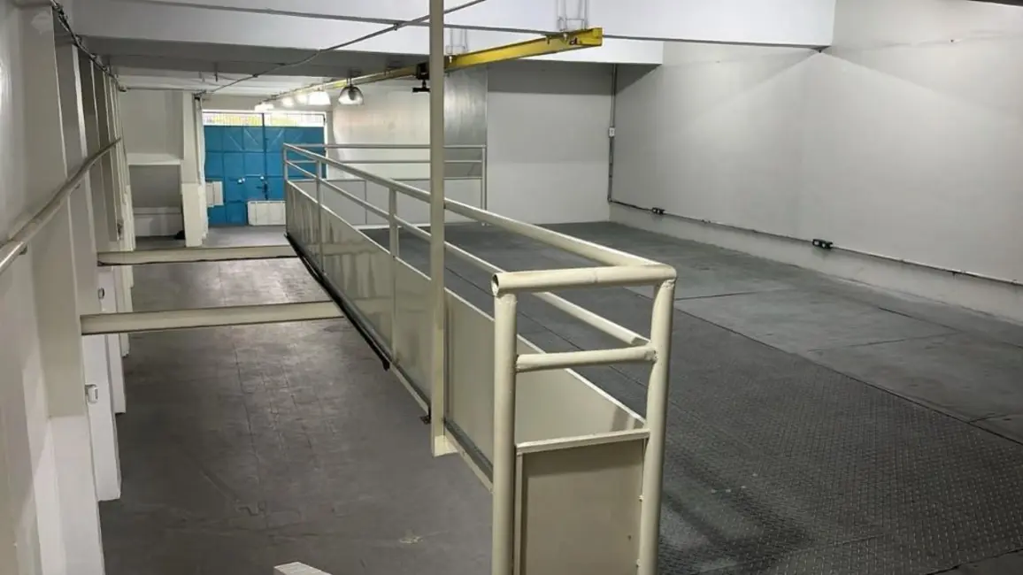 Foto 2 de Armazém / Galpão para alugar, 266m2 em Utinga, Santo Andre - SP