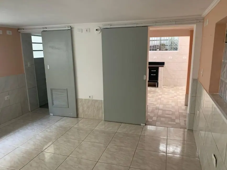 Foto 2 de Casa com 1 quarto para alugar, 50m2 em Vila Eldízia, Santo Andre - SP