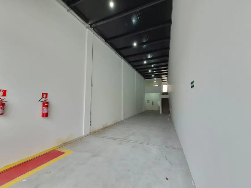 Foto 2 de Armazém / Galpão para alugar, 205m2 em Vila Pires, Santo Andre - SP