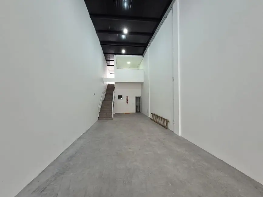 Foto 4 de Armazém / Galpão para alugar, 205m2 em Vila Pires, Santo Andre - SP