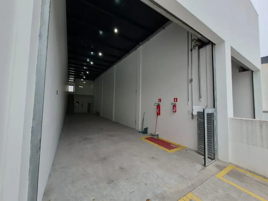 Foto 1 de Armazém / Galpão para alugar, 205m2 em Vila Pires, Santo Andre - SP