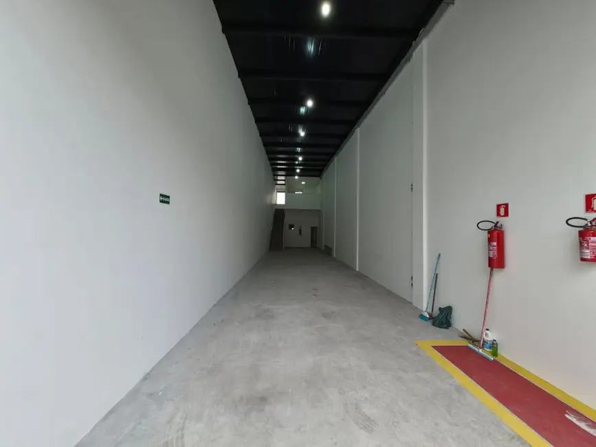 Foto 2 de Armazém / Galpão para alugar, 205m2 em Vila Pires, Santo Andre - SP