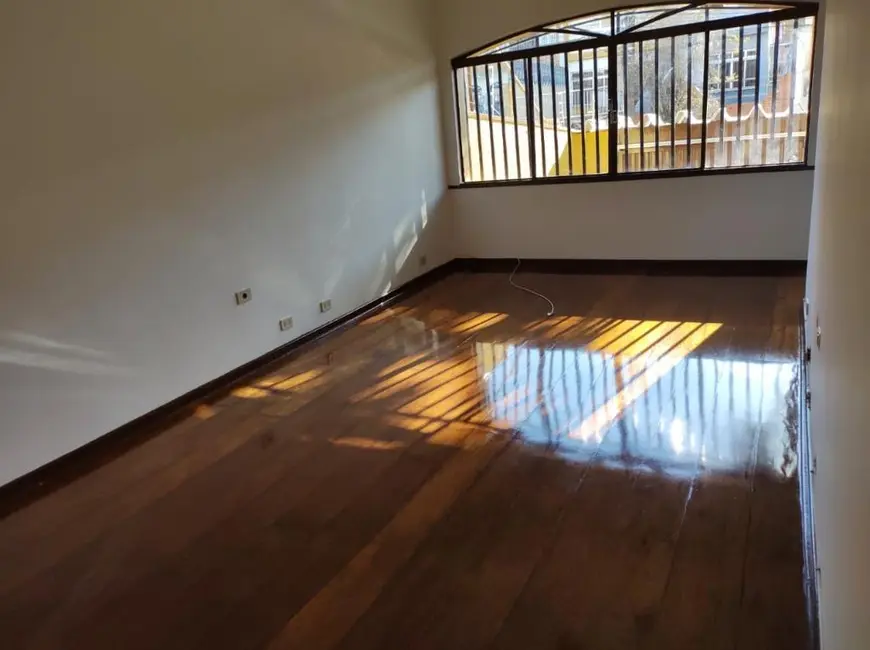 Sobrado com 3 quartos para alugar, 155m2 em Vila Alice, Santo Andre - SP - imagem 2 Foto 2 de Sobrado com 3 quartos para alugar, 155m2 em Vila Alice, Santo Andre - SP