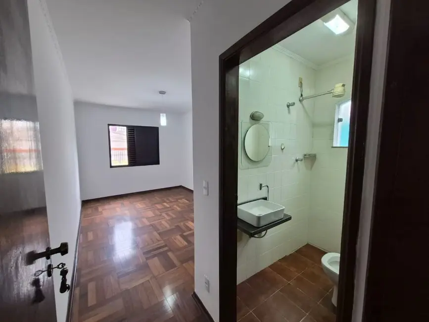 Foto 8 de Casa com 3 quartos para alugar, 248m2 em Vila Bastos, Santo Andre - SP