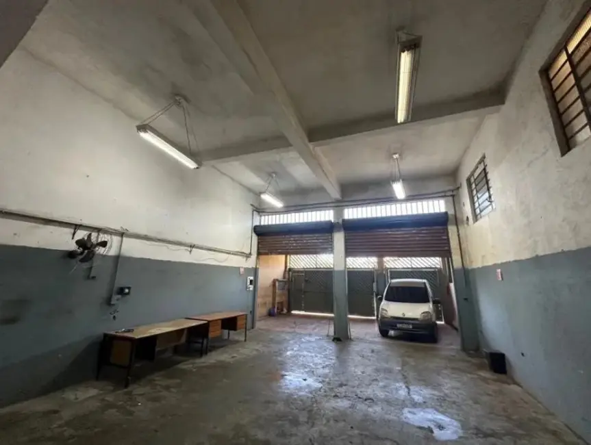 Foto 1 de Armazém / Galpão para alugar, 250m2 em Jardim Ana Maria, Santo Andre - SP