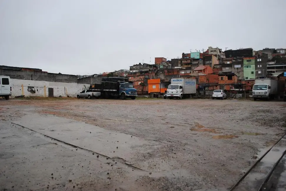 Foto 2 de Terreno / Lote à venda e para alugar, 3990m2 em Vila Luzita, Santo Andre - SP