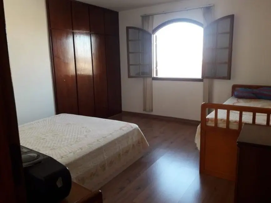 Foto 1 de Sobrado com 3 quartos à venda, 300m2 em Vila Aquilino, Santo Andre - SP
