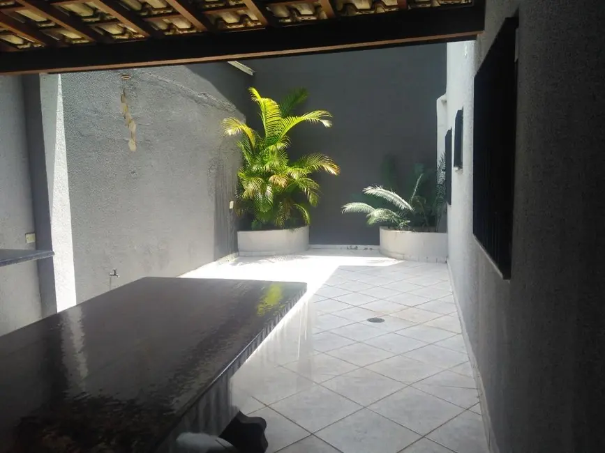 Foto 1 de Sobrado com 2 quartos à venda e para alugar, 322m2 em Jardim Bela Vista, Santo Andre - SP
