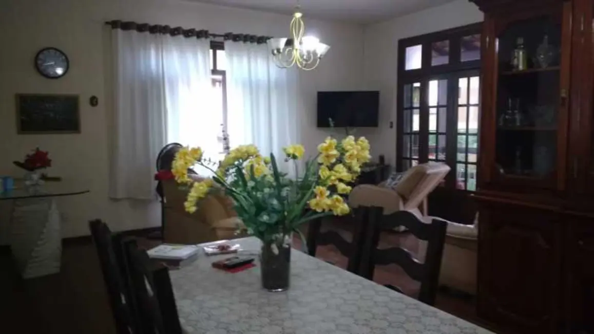 Casa com 3 quartos à venda, 360m2 em Rio De Janeiro - RJ - imagem 6 Foto 6 de Casa com 3 quartos à venda, 360m2 em Rio De Janeiro - RJ