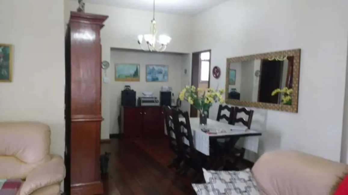 Casa com 3 quartos à venda, 360m2 em Rio De Janeiro - RJ - imagem 4 Foto 4 de Casa com 3 quartos à venda, 360m2 em Rio De Janeiro - RJ