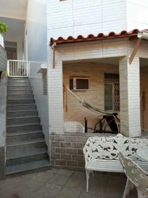 Foto 2 de Casa com 6 quartos à venda, 192m2 em Rio De Janeiro - RJ