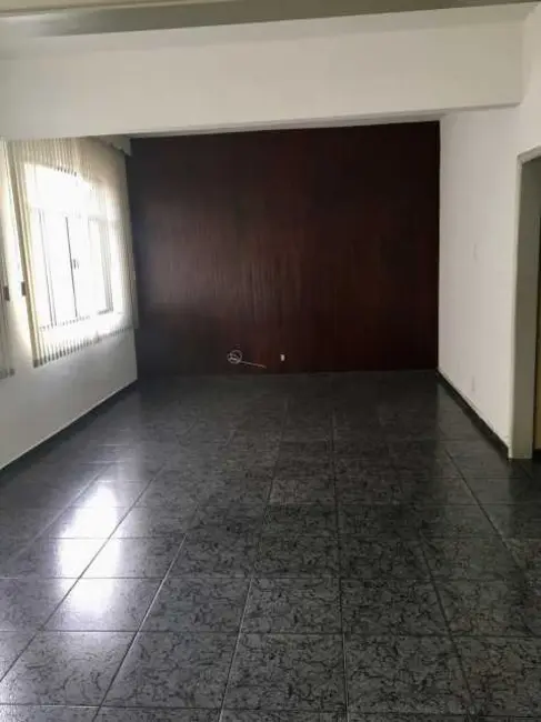 Apartamento com 3 quartos para alugar, 130m2 em Rio De Janeiro - RJ - imagem 1 Foto 1 de Apartamento com 3 quartos para alugar, 130m2 em Rio De Janeiro - RJ