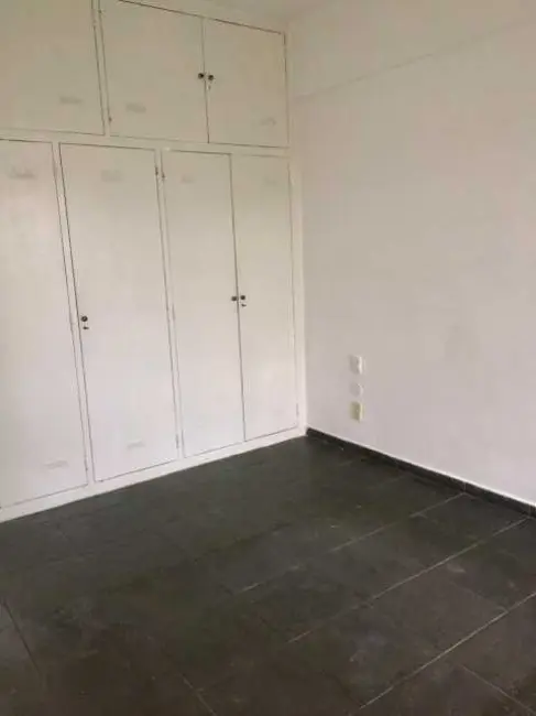Apartamento com 3 quartos para alugar, 130m2 em Rio De Janeiro - RJ - imagem 5 Foto 5 de Apartamento com 3 quartos para alugar, 130m2 em Rio De Janeiro - RJ