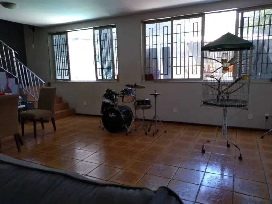 Foto 3 de Casa com 4 quartos à venda, 200m2 em Rio De Janeiro - RJ