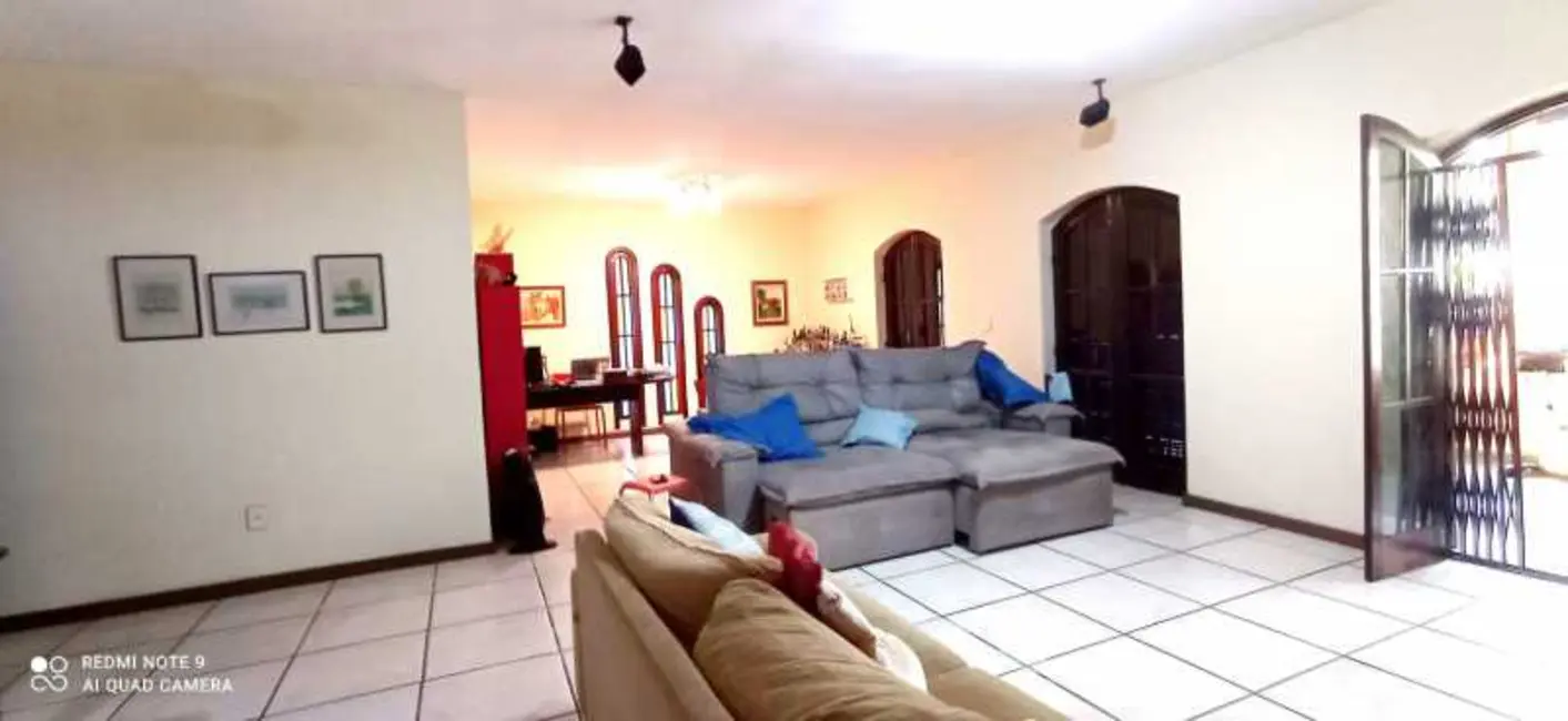 Casa com 3 quartos à venda, 429m2 em Rio De Janeiro - RJ - imagem 2 Foto 2 de Casa com 3 quartos à venda, 429m2 em Rio De Janeiro - RJ