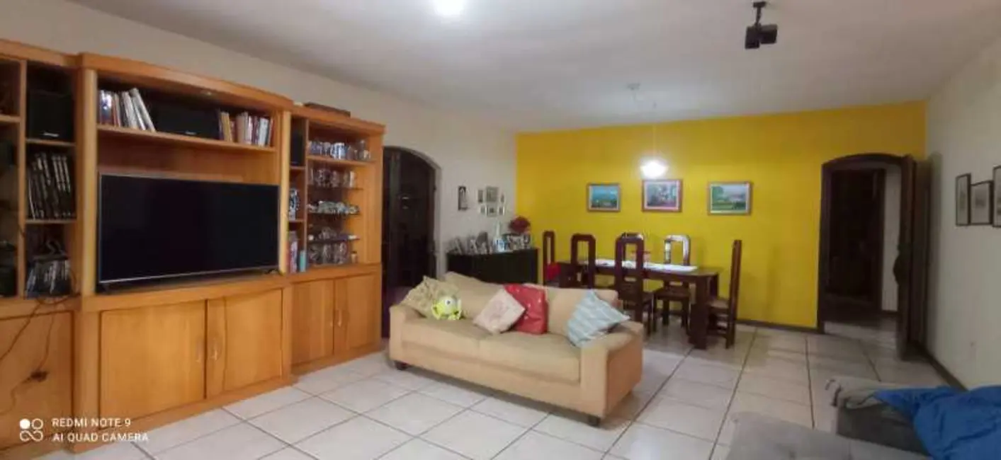 Casa com 3 quartos à venda, 429m2 em Rio De Janeiro - RJ - imagem 5 Foto 5 de Casa com 3 quartos à venda, 429m2 em Rio De Janeiro - RJ
