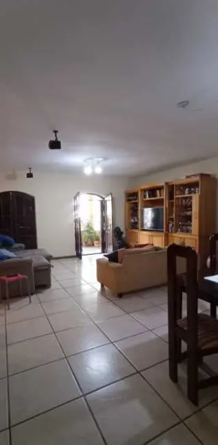 Casa com 3 quartos à venda, 429m2 em Rio De Janeiro - RJ - imagem 3 Foto 3 de Casa com 3 quartos à venda, 429m2 em Rio De Janeiro - RJ