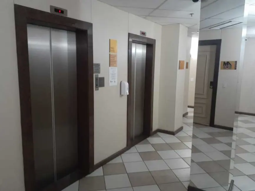 Sala Comercial à venda e para alugar, 36m2 em Rio De Janeiro - RJ - imagem 5 Foto 5 de Sala Comercial à venda e para alugar, 36m2 em Rio De Janeiro - RJ