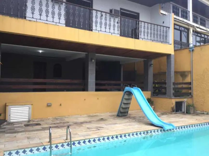 Foto 1 de Casa com 4 quartos à venda em Rio De Janeiro - RJ