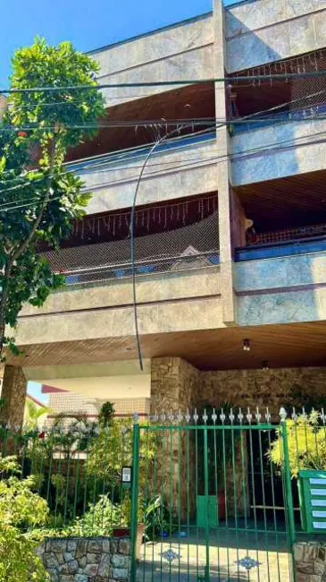 Apartamento com 4 quartos para alugar, 200m2 em Rio De Janeiro - RJ - imagem 1 Foto 1 de Apartamento com 4 quartos para alugar, 200m2 em Rio De Janeiro - RJ