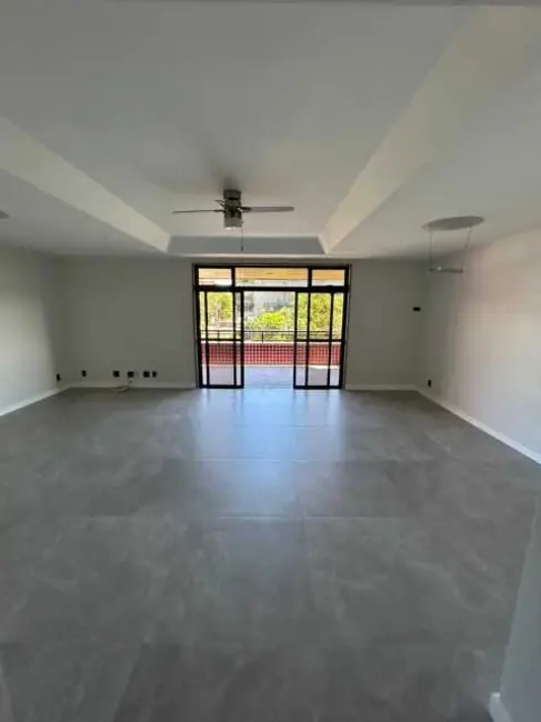 Apartamento com 4 quartos para alugar, 200m2 em Rio De Janeiro - RJ - imagem 4 Foto 4 de Apartamento com 4 quartos para alugar, 200m2 em Rio De Janeiro - RJ