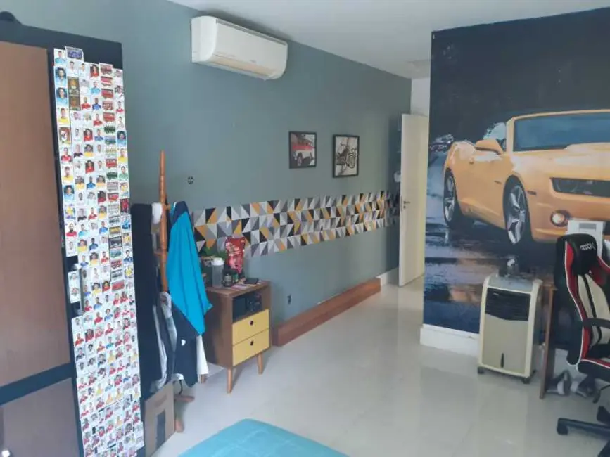 Foto 9 de Casa com 4 quartos à venda, 220m2 em Rio De Janeiro - RJ