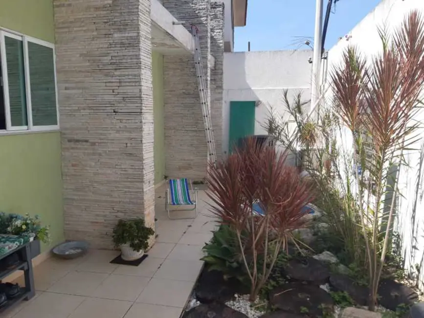 Foto 4 de Casa com 4 quartos à venda, 220m2 em Rio De Janeiro - RJ