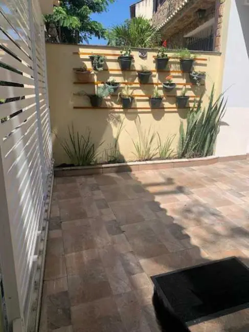 Foto 2 de Casa com 3 quartos à venda, 300m2 em Rio De Janeiro - RJ