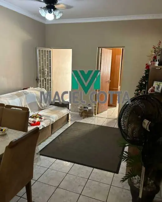 Foto 2 de Casa com 3 quartos à venda, 300m2 em Rio De Janeiro - RJ