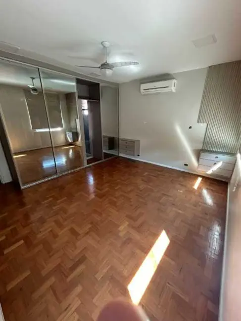 Casa com 4 quartos à venda, 300m2 em Rio De Janeiro - RJ - imagem 4 Foto 4 de Casa com 4 quartos à venda, 300m2 em Rio De Janeiro - RJ