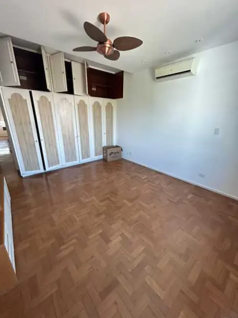 Casa com 4 quartos à venda, 300m2 em Rio De Janeiro - RJ - imagem 8 Foto 8 de Casa com 4 quartos à venda, 300m2 em Rio De Janeiro - RJ