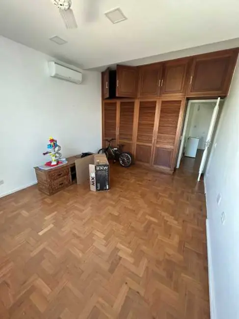 Casa com 4 quartos à venda, 300m2 em Rio De Janeiro - RJ - imagem 9 Foto 9 de Casa com 4 quartos à venda, 300m2 em Rio De Janeiro - RJ