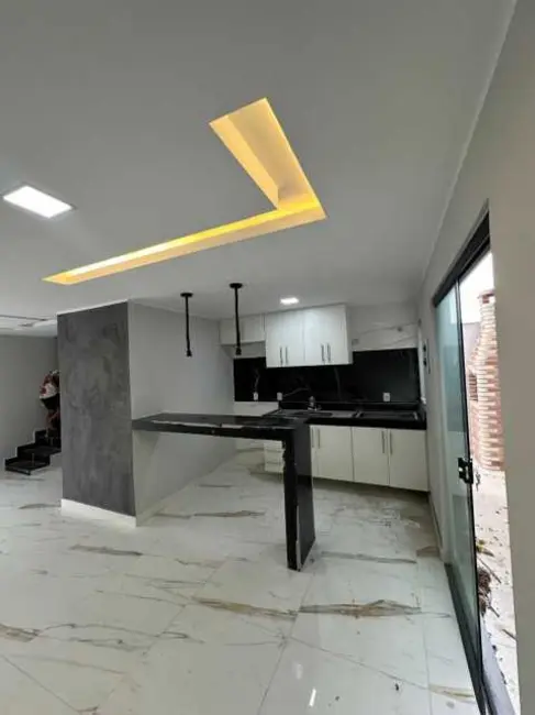 Foto 9 de Casa com 2 quartos à venda, 78m2 em Marica - RJ