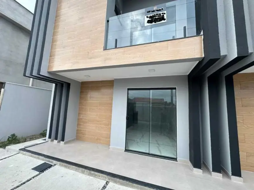 Foto 4 de Casa com 2 quartos à venda, 78m2 em Marica - RJ