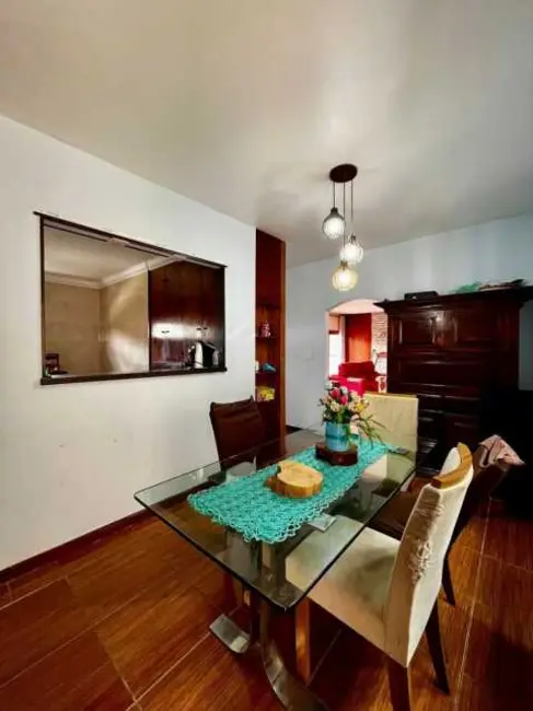 Casa com 3 quartos à venda, 256m2 em Teresopolis - RJ - imagem 6 Foto 6 de Casa com 3 quartos à venda, 256m2 em Teresopolis - RJ