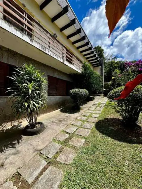 Foto 1 de Casa com 3 quartos à venda, 256m2 em Teresopolis - RJ