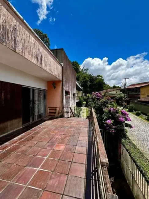 Foto 2 de Casa com 3 quartos à venda, 256m2 em Teresopolis - RJ
