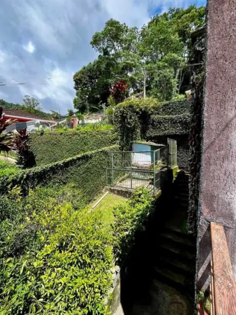 Casa com 3 quartos à venda, 256m2 em Teresopolis - RJ - imagem 8 Foto 8 de Casa com 3 quartos à venda, 256m2 em Teresopolis - RJ