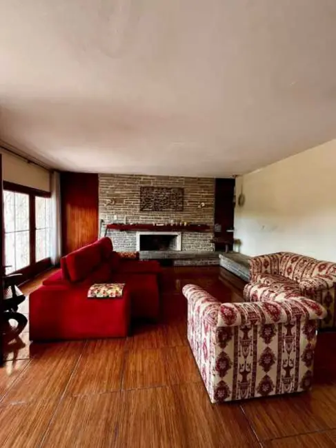 Casa com 3 quartos à venda, 256m2 em Teresopolis - RJ - imagem 5 Foto 5 de Casa com 3 quartos à venda, 256m2 em Teresopolis - RJ