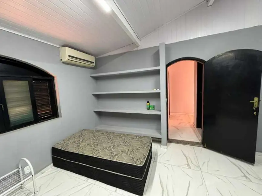 Foto 4 de Casa com 5 quartos à venda, 1800m2 em Saquarema - RJ