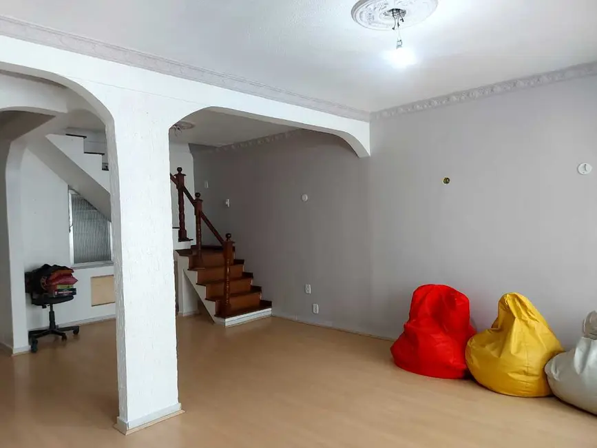 Casa com 5 quartos à venda, 240m2 em Rio De Janeiro - RJ - imagem 6 Foto 6 de Casa com 5 quartos à venda, 240m2 em Rio De Janeiro - RJ